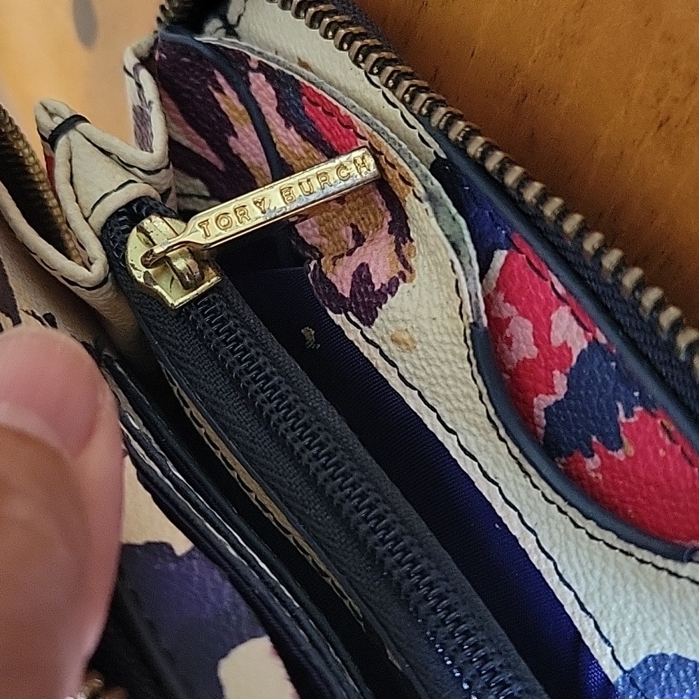 Tory Burch Wallet - Picture 5 of 5